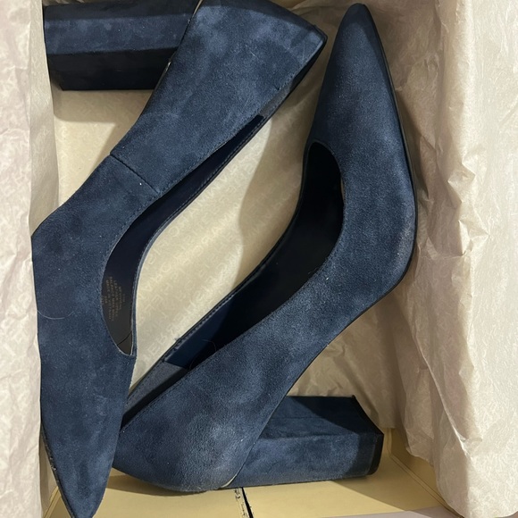 Block Heels - Picture 2 of 6